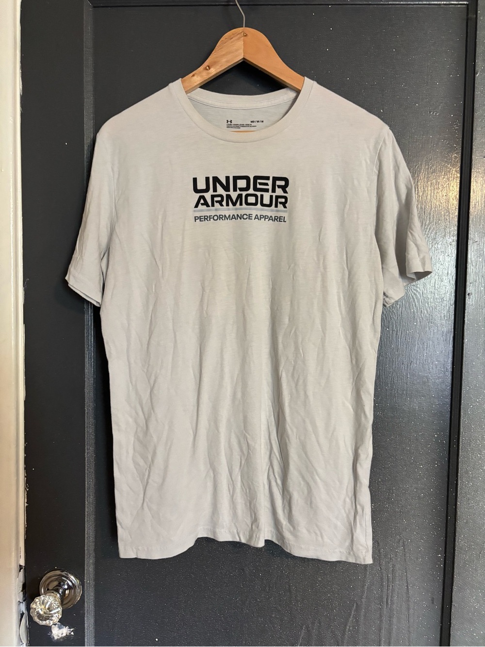 Under Armour Men’s Light Gray Short Sleeve Performance Tee with Black Logo